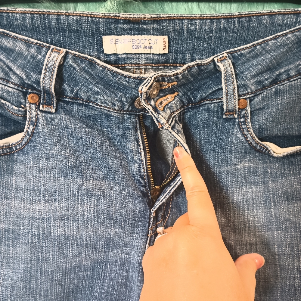 Levi's Blue Slender Bootcut 526 Jean Size 10 M - Picture 7 of 16